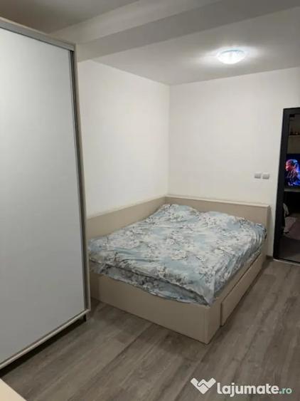 Apartament cu 3 camere decomandat în Valea Rosie