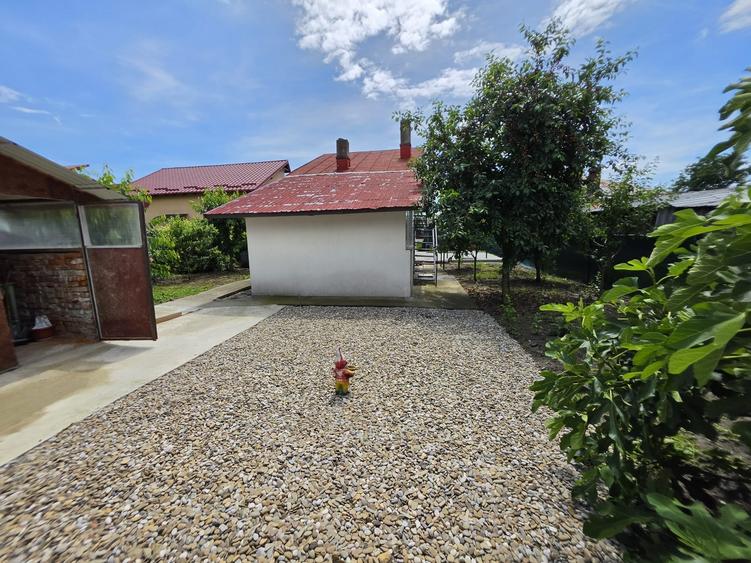 Casă renovată cu 6 camere, teren 557 mp – Berceni, Prahova - 15