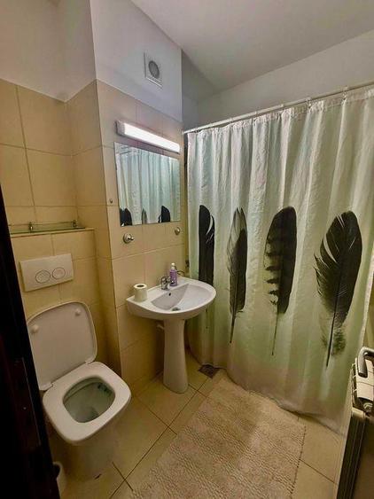 Apartament cu 3 camere decomandat în Tătărași