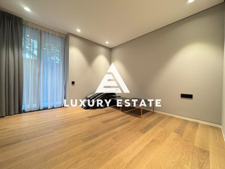 Apartament cu 4 camere decomandat în Primăverii