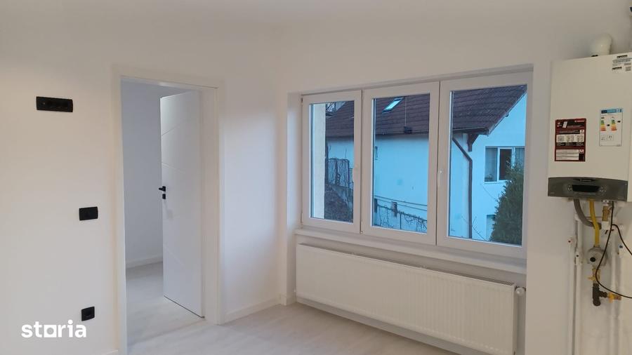 Apartament cu 2 camere semidecomandat în 15 Noiembrie