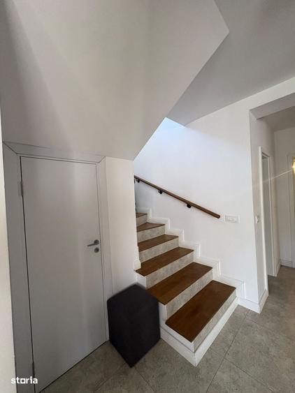 Casă cu 4 camere în Central