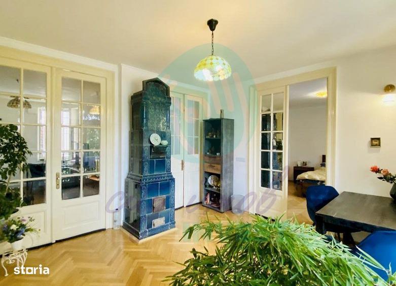 Casă cu 10 camere cu Teren 249 Mp în Iancului
