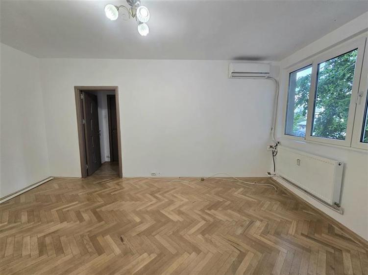 Apartament cu 2 camere semidecomandat în 1 Mai