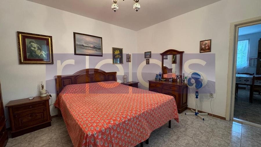 Casă individuală cu 3 camere cu Canalizare în Socetu