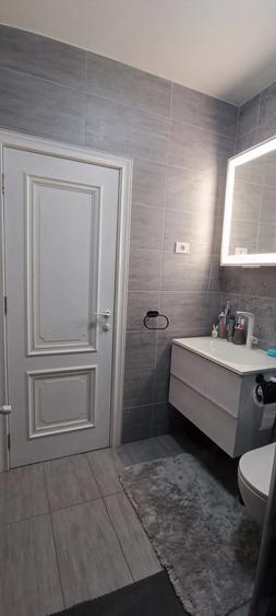 Apartament cu 3 camere decomandat în Berceni