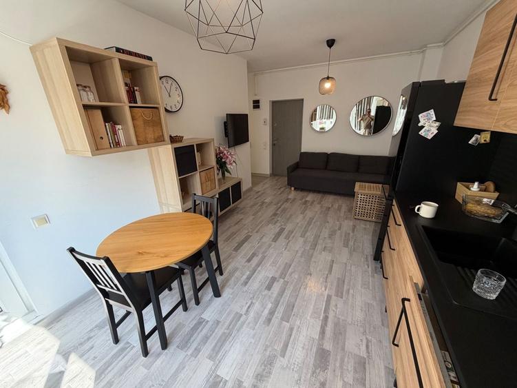 Apartament cu 2 camere decomandat, mobilat în Păcii