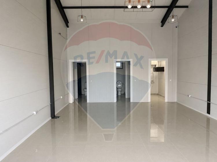 Spațiu industrial, de 255 mp, în Vest