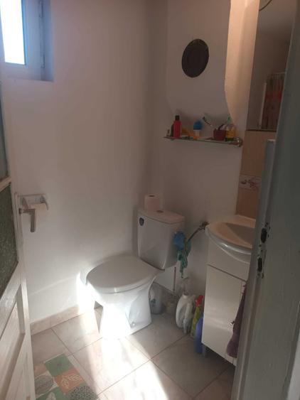 Casă cu 2 camere decomandat în Henig