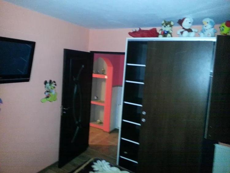 Apartament cu 2 camere semidecomandat, mobilat în Mircea cel Bătrân