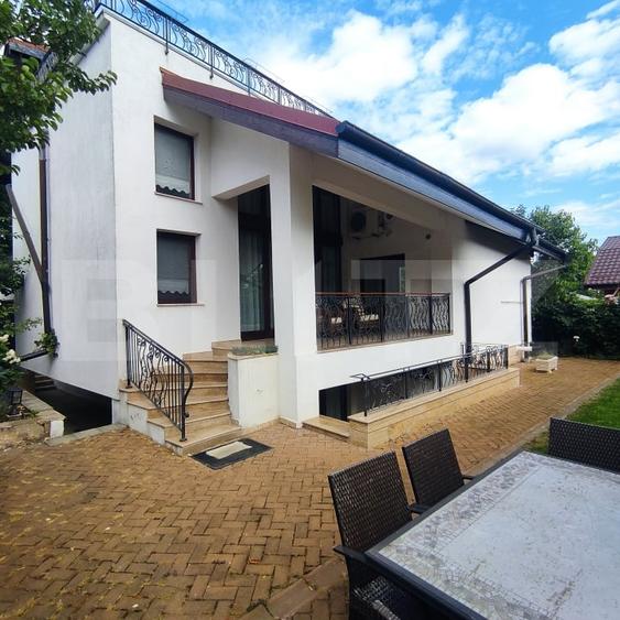 Casă individuală cu 5 camere cu Garaj în Bucium