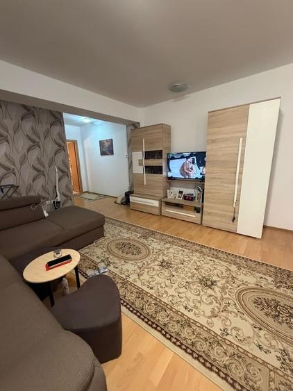 Apartament cu 3 camere semidecomandat în 23 August (Cațelul)