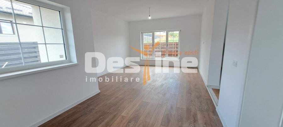 Casă individuală cu 4 camere cu Canalizare în Valea Adâncă