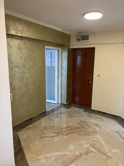 Garsonieră decomandată în Rogerius