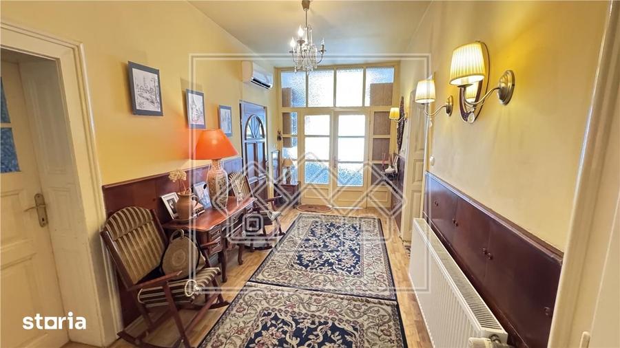Apartament cu 4 camere decomandat în Sub Arini