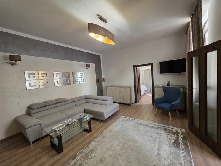 Apartament cu 2 camere semidecomandat în Ultracentral