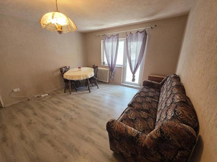 Apartament cu 2 camere semidecomandat în Girocului