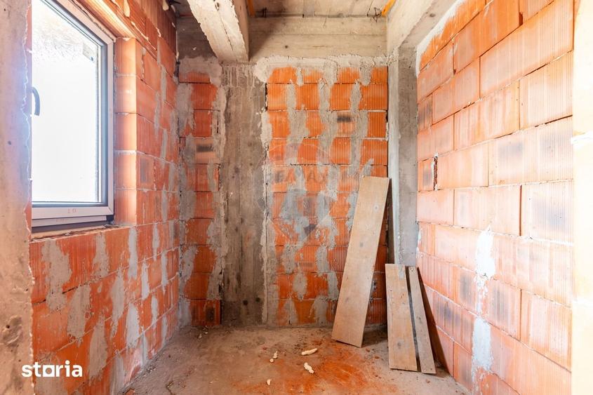 Casă cu 5 camere cu Teren 264 Mp în Central