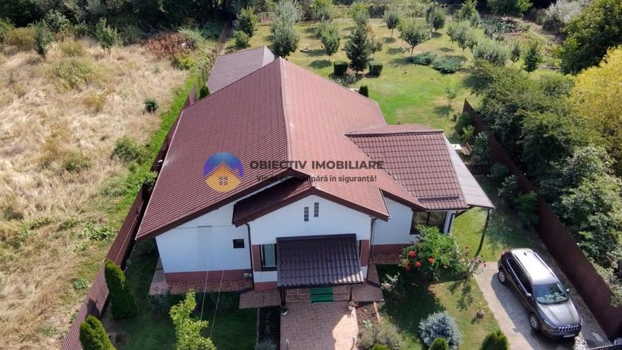 Casă individuală cu 3 camere cu Canalizare în Ciritei