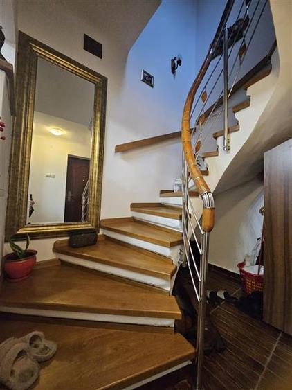 Casă individuală cu 5 camere cu Canalizare în Nerva Traian