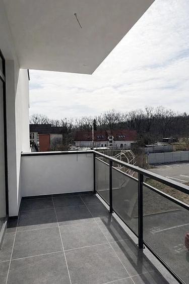 Apartament cu 2 camere decomandat în Băile Felix