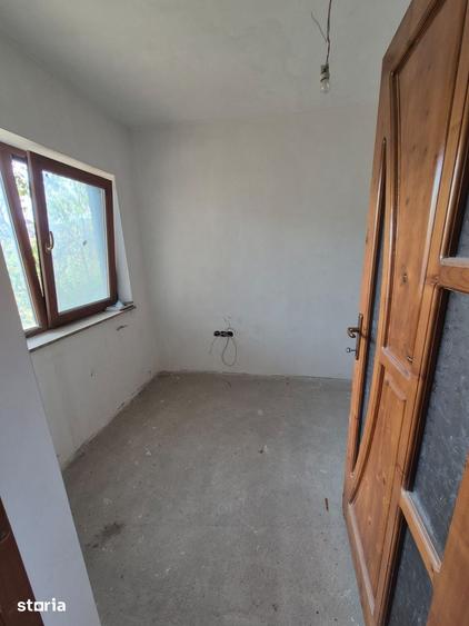 Casă cu 4 camere cu Teren 404 Mp în Central
