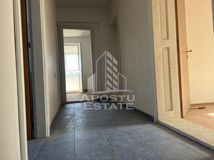 Apartament cu 3 camere decomandat în Giarmata