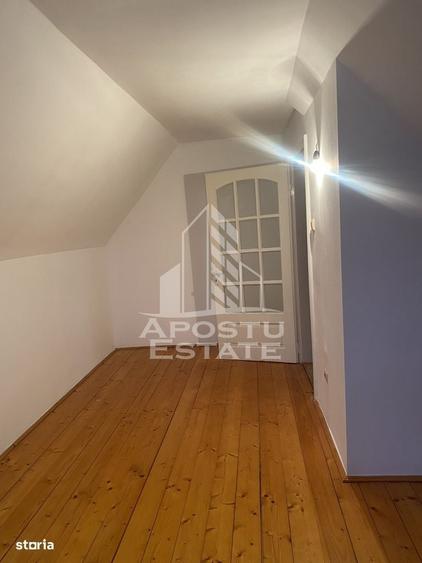 Casă cu 4 camere în Remetea Mare