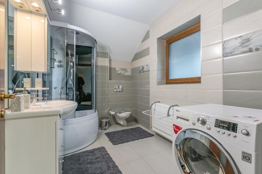 Casă individuală cu 5 camere cu Teren 1300 Mp în Predeal