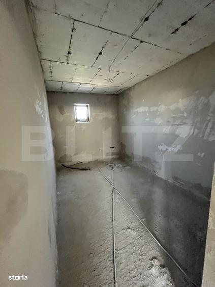 Casă cu 4 camere cu Teren 1000 Mp în Teaca