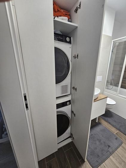 Apartament cu 3 camere semidecomandat, mobilat în Dumbrăvița