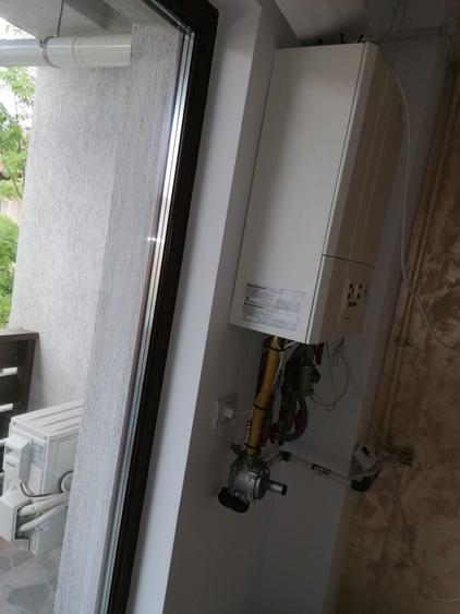 Casă cu 6 camere cu Canalizare în Regie