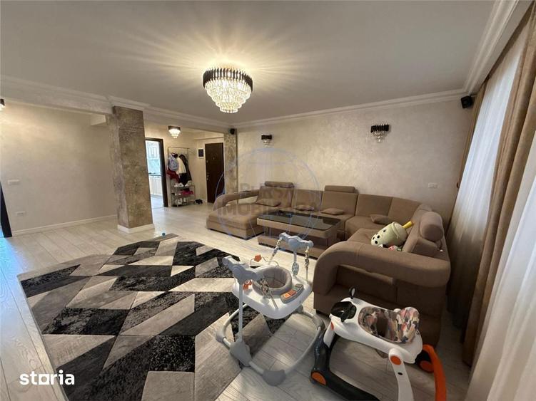 Apartament cu 4 camere decomandat în Ultracentral
