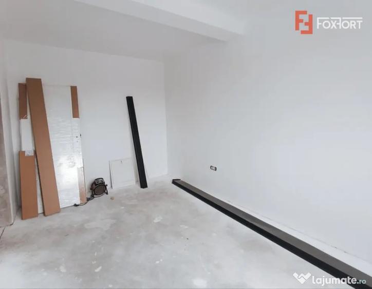 Apartament cu 4 camere semidecomandat în Giroc