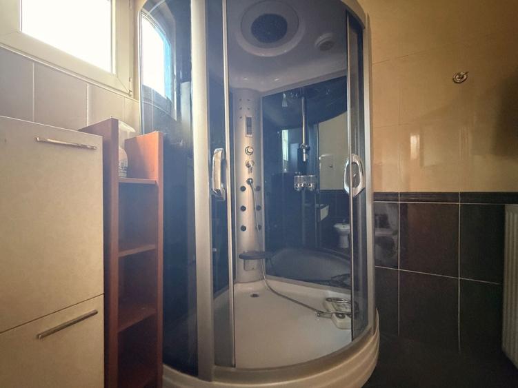 Casă individuală cu 5 camere cu Canalizare în Dămăroaia