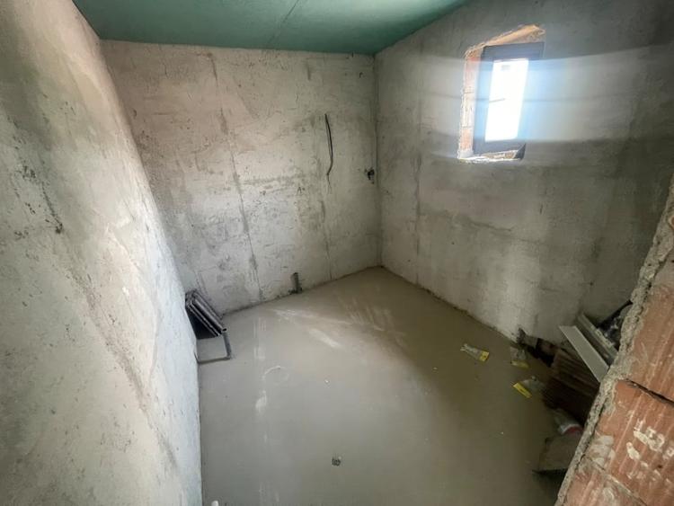 Casă individuală cu 5 camere cu Canalizare în Bărăbanț
