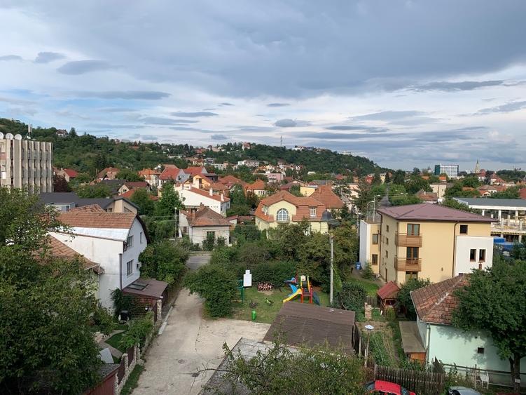 Apartament cu 3 camere decomandat, mobilat în Grigorescu