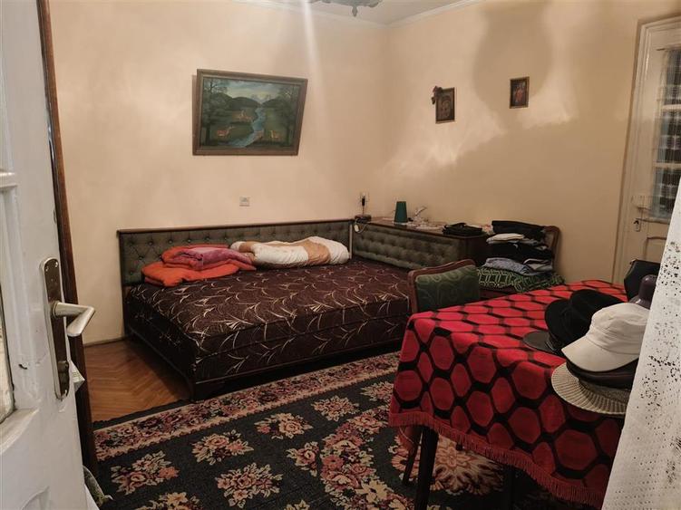 Casă cu 4 camere cu Garaj în Chercea