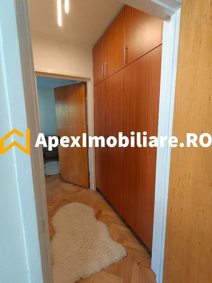 Apartament cu 2 camere semidecomandat, mobilat în Jiului