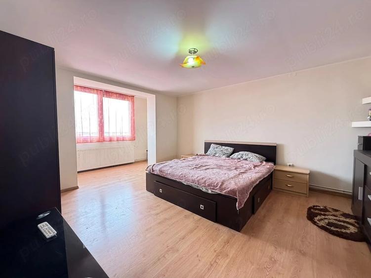 Apartament cu 4 camere decomandat în Central