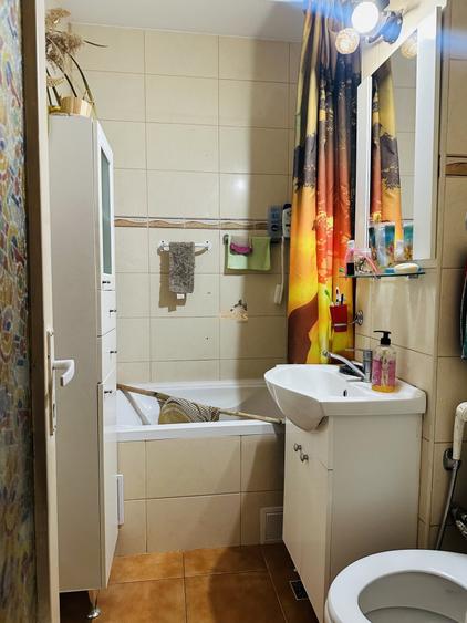 Apartament cu 3 camere semidecomandat, mobilat în Mănăștur