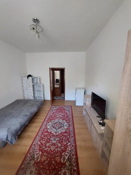 Garsonieră decomandată în Far