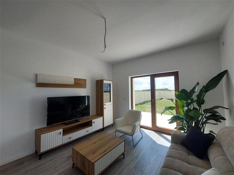 Duplex cu 4 camere cu Canalizare în Vladimirescu