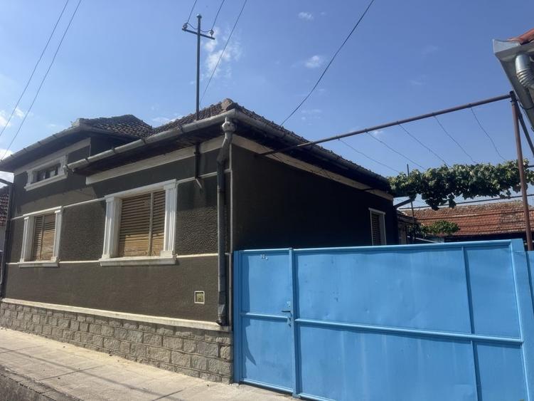 Casă cu 4 camere în Tinca