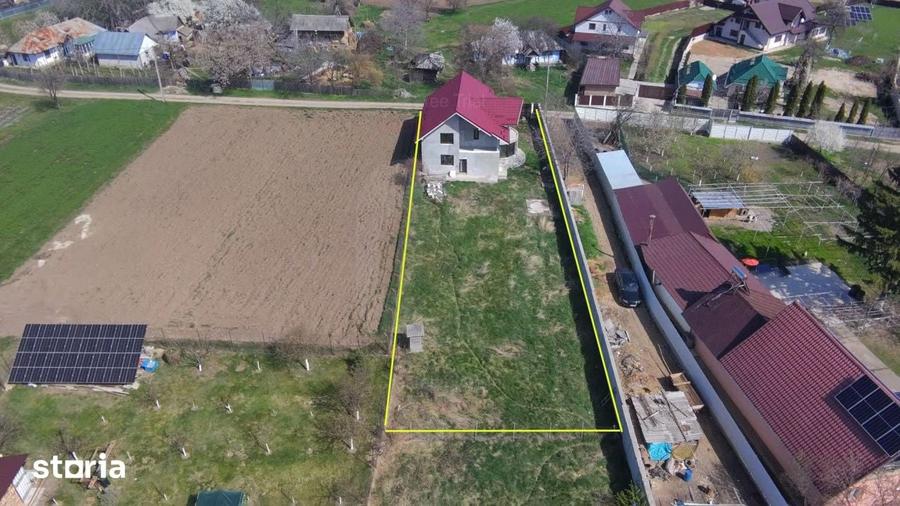 Casă cu 4 camere cu Teren 953 Mp în Girov
