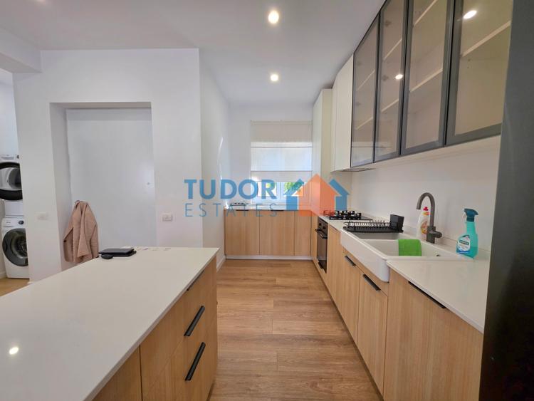Casă cu 5 camere cu Teren 350 Mp în Pipera