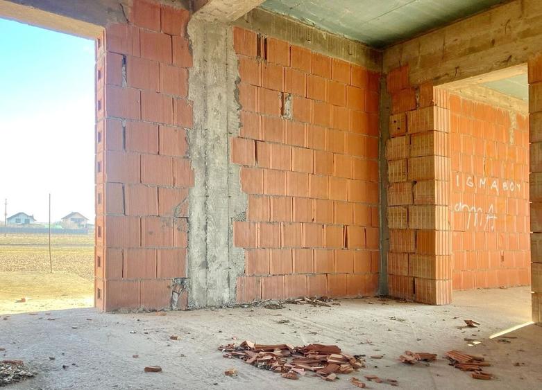 Casă individuală cu 5 camere cu Canalizare în Hărman