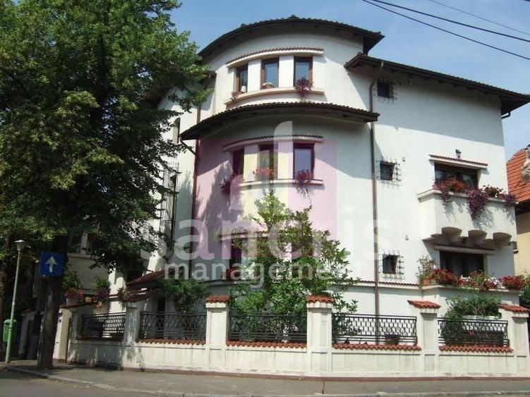Birou, de 140 mp, în Primăverii