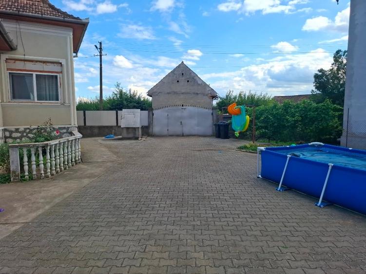 Casă individuală cu 3 camere cu Canalizare în Sâncrai