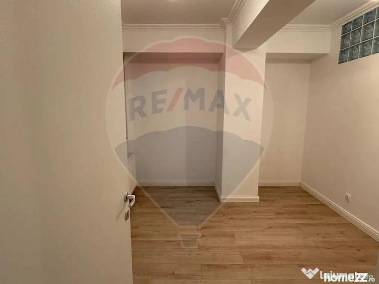 Apartament cu 3 camere decomandat în Aviației